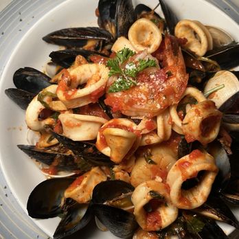 Bella Fiore Restaurante - Zuppa di Pesce - Italian Near Me - Norwich, Connecticut Bella Fiore Restaurante - Zuppa di Pesce - Italian Near Me - Norwich, Connecticut