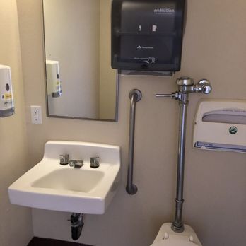 Encinitas Post Acute - Single bathroom shared by four patients - Skilled Nursing Near Me - Encinitas, California Encinitas Post Acute - Single bathroom shared by four patients - Skilled Nursing Near Me - Encinitas, California