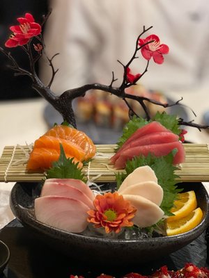 Hana Moon Japanese restaurant by null