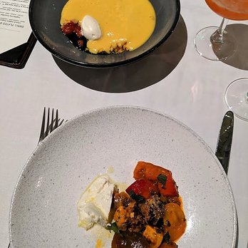 Hearth 61 - corn & golden pepper soup w/ basil, tomato jam, smoked crème fraîche. heirloom tomato panzanella w burrata, peaches, mint, noble bread - New American Near Me - Paradise Valley, Arizona Hearth 61 - corn & golden pepper soup w/ basil, tomato jam, smoked crème fraîche. heirloom tomato panzanella w burrata, peaches, mint, noble bread - New American Near Me - Paradise Valley, Arizona
