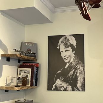 L'Avion Café - inside - Themed Cafes Near Me - New York, New York