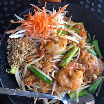 Siam Station - Pad Thai with Prawns and Khao Soi. - Thai Near Me - Irvine, California Siam Station - Pad Thai with Prawns and Khao Soi. - Thai Near Me - Irvine, California