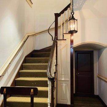 Raleigh Tavern - staircase leading to second floor - Bakeries Near Me - Williamsburg, Virginia Raleigh Tavern - staircase leading to second floor - Bakeries Near Me - Williamsburg, Virginia