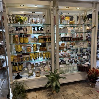 Strossner's Bakery & Cafe - Bakeries Near Me - Greenville, South Carolina