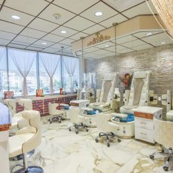 LipLash Organic Spa - Mani-Pedi room