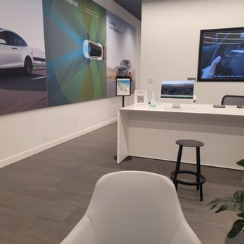 Tesla - Waiting room - Car Dealers Near Me - Uncasville, Connecticut