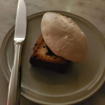 Place des Fêtes - Incredible almond cake dessert - Wine Bars Near Me - Brooklyn, New York