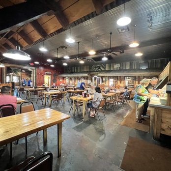 Catfish King - The main dining area - Seafood Near Me - Livingston, Texas