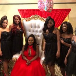 Sonia's Unisex Salon - Her and her Court