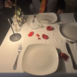 Chistè - They spread rose petals when we sat down.