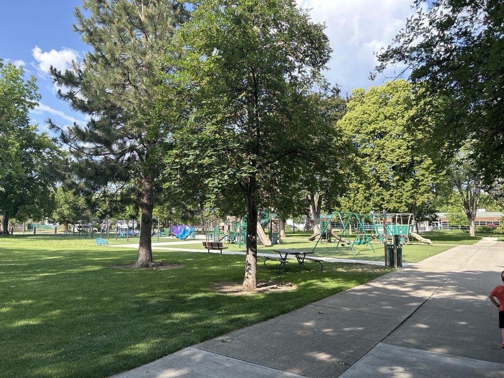 Geiser Pollman Park Logo