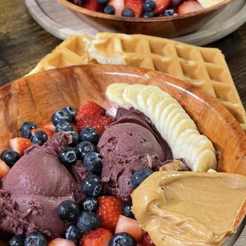 Waffle and Berry - Açaí bowls with waffle and peanut butter add on - Waffles Near Me - Honolulu, Hawaii