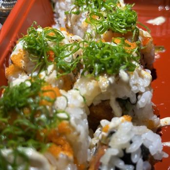 Currents - House roll - Sushi Bars Near Me - Honolulu, Hawaii