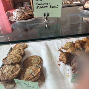 Broken Tart - Dessert case - Bakeries Near Me - Oak Park, Illinois Broken Tart - Dessert case - Bakeries Near Me - Oak Park, Illinois
