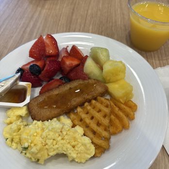 Hyatt Place Newark / Silicon Valley - Cold & soggy breakfast - Hotels Near Me - Newark, California Hyatt Place Newark / Silicon Valley - Cold & soggy breakfast - Hotels Near Me - Newark, California