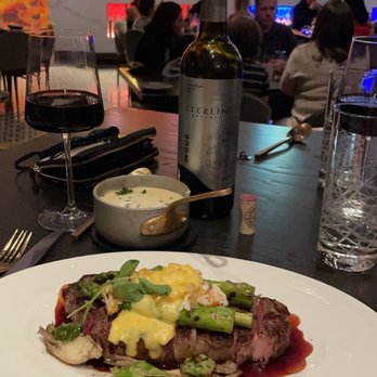 Gordon Ramsay Hell's Kitchen - New York steak with crab on top - Steakhouses Near Me - Stateline, Nevada Gordon Ramsay Hell's Kitchen - New York steak with crab on top - Steakhouses Near Me - Stateline, Nevada