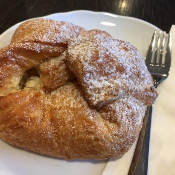 Kurkonditorei Oberlaa - Patisserie/Cake Shop Near Me - Vienna, 9