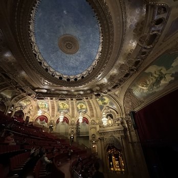 Chicago Theatre - Performing Arts Near Me - Chicago, Illinois Chicago Theatre - Performing Arts Near Me - Chicago, Illinois