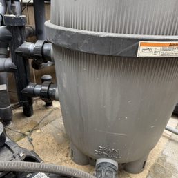 Water filter, slow leak from center gasket.