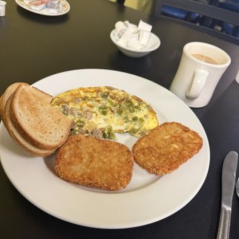 Maria's Luncheonette - Italian Sausage omelette with hash brown potatoes. - Breakfast & Brunch Near Me - Atlantic City, New Jersey Maria's Luncheonette - Italian Sausage omelette with hash brown potatoes. - Breakfast & Brunch Near Me - Atlantic City, New Jersey