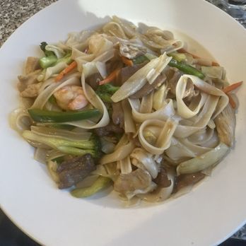 Pho Saigon - #56 stir fry flat noodles with shrimp, beef, chicken and vegetables.... Delicious! - Vietnamese Near Me - Memphis, Tennessee