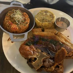 Arroz con pigeon peas, trifongo, chuleta kan kan