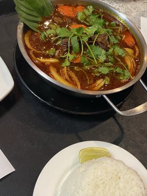 Thuy's Pho by null