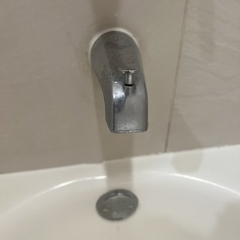 Humphreys Half Moon Inn - Dirty tub faucet - San Diego, CA