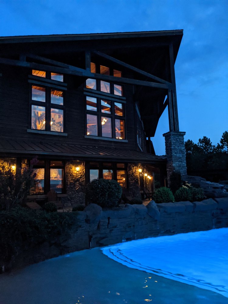 Stonewater Cove Logo