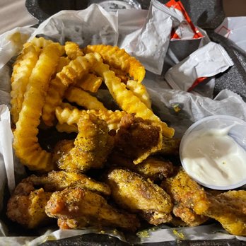 Magic City Kitchen - Lemon pepper wings - Soul Food Near Me - Atlanta, Georgia Magic City Kitchen - Lemon pepper wings - Soul Food Near Me - Atlanta, Georgia