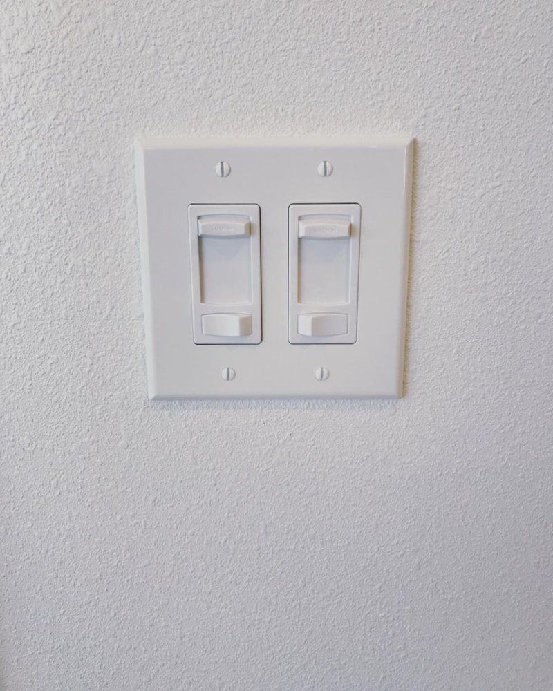 Slide of Veteran 24 Hour Electrician