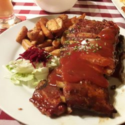 Gaststätte Schultheiss - Spareribs mit Kartoffelspalten