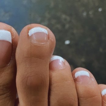 Splendid by VQ - This is the opposite foot  ughh - Nail Salons Near Me - Phoenix, Arizona