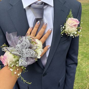 Genis Florist & Gifts - Senior prom corsage & boutonnière - Florists Near Me - Rialto, California