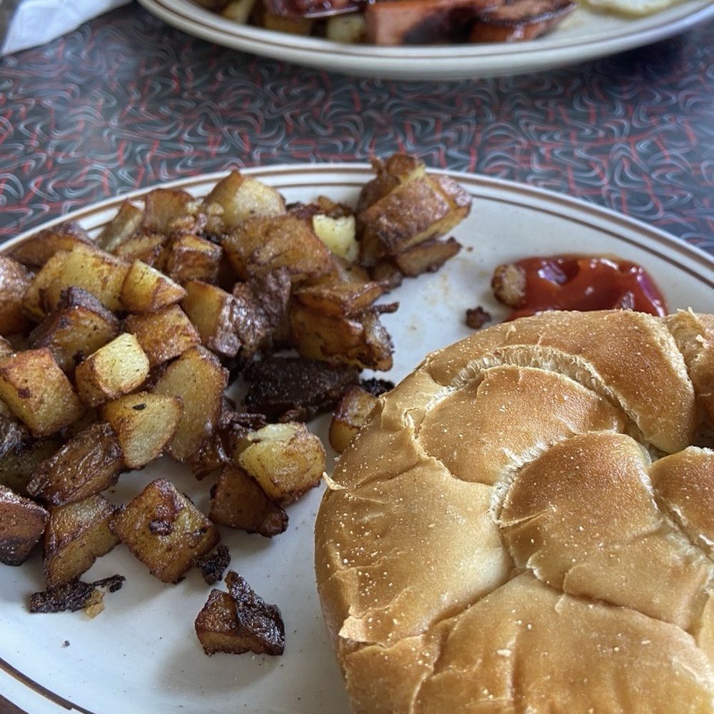 Triangle Diner - Deluxe Egg Sandwich Canadian Bacon Home Fries - Diners Near Me - Saratoga Springs, New York Triangle Diner - Deluxe Egg Sandwich Canadian Bacon Home Fries - Diners Near Me - Saratoga Springs, New York