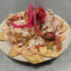 Yuri's Restaurant - Pollo con tajadas