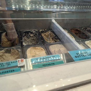 JoJo's Creamery - Ice cream case - Ice Cream & Frozen Yogurt Near Me - Encinitas, California