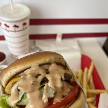 In-N-Out Burger - Cheeseburger + Spread - Burgers Near Me - San Jose, California In-N-Out Burger - Cheeseburger + Spread - Burgers Near Me - San Jose, California