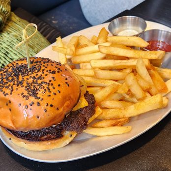 Horn Barbecue - Matty's Burger - Barbeque Near Me - Oakland, California Horn Barbecue - Matty's Burger - Barbeque Near Me - Oakland, California