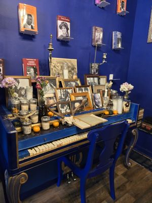 Harriett's Bookshop by null