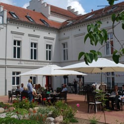 Bischofsschloss - Mit Domblick exzellent auf unserer Sommerterrasse speisen.