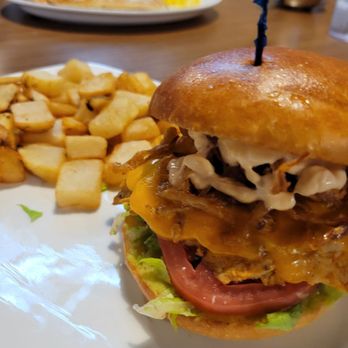 Stacked - Southwestern chicken sandwich - Breakfast & Brunch Near Me - Scarborough, Ontario