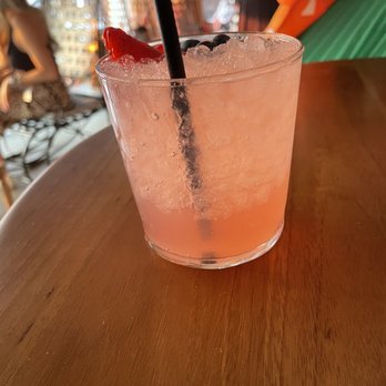 P6 - Sundown cobbler - Cocktail Bars Near Me - Austin, Texas P6 - Sundown cobbler - Cocktail Bars Near Me - Austin, Texas