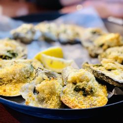 Bird's Aphrodisiac Oyster Shack - Spinach, Crab & Parmesan oysters were super clean, very fresh, love that you can choose your toppings! :)'