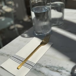 Beautiful silverware and table :) Beautiful silverware and table :)
