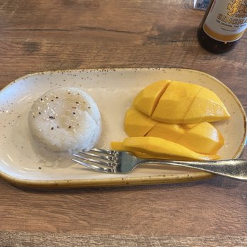 Sweet Rice Kitchen - Mango sticky rice - Vietnamese Near Me - Thousand Oaks, California Sweet Rice Kitchen - Mango sticky rice - Vietnamese Near Me - Thousand Oaks, California