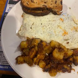 Riverwalk Cafe - Egg white veg omelet + home fries