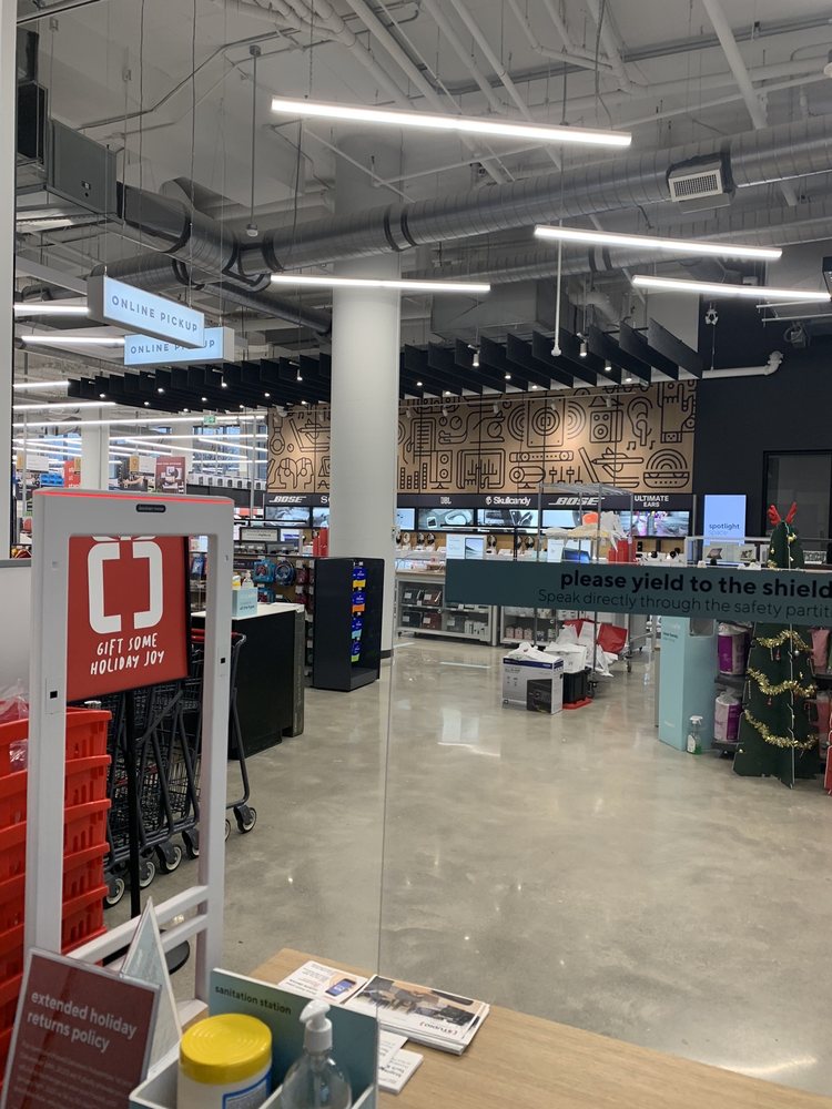 STAPLES Updated August 2024 945 Avenue Eglinton E, East York