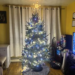 Dragonetti Florist & Garden Center - 2025 Christmas Tree