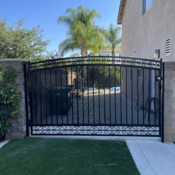 CurvConstruction - Custom gate design. - Fences & Gates Near Me